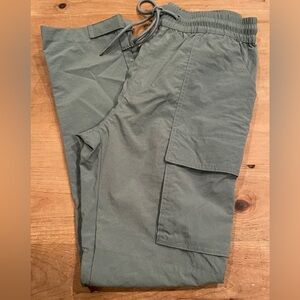 PacSun Women Relaxed Cargo Hiking campcore gorpcore outdoorsy SM